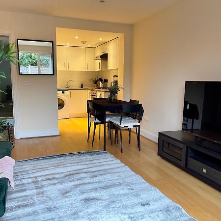 Mapesbury Dell Apartment Лондон Екстериор снимка